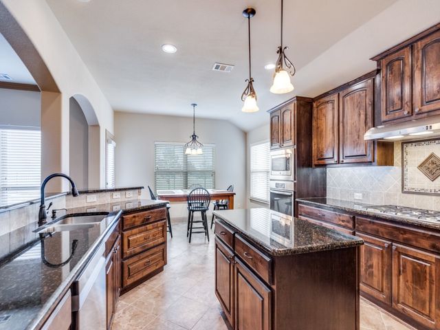 519 Gene Autry Lane, Murphy, TX 75094