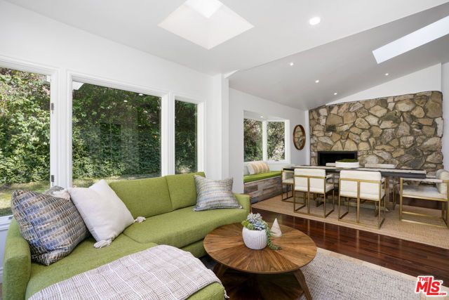 3452 Mandeville Canyon Road, Los Angeles, CA 90049