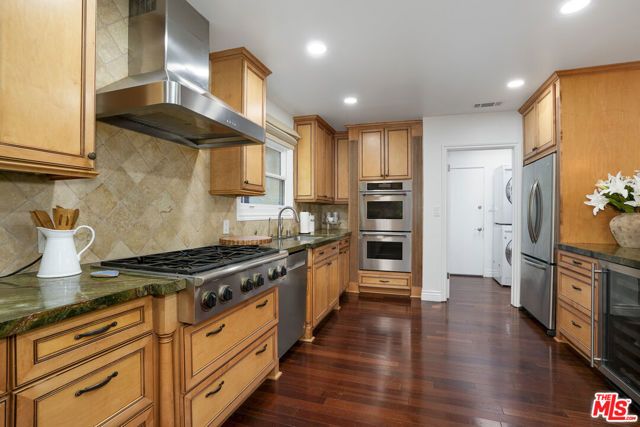 3452 Mandeville Canyon Road, Los Angeles, CA 90049