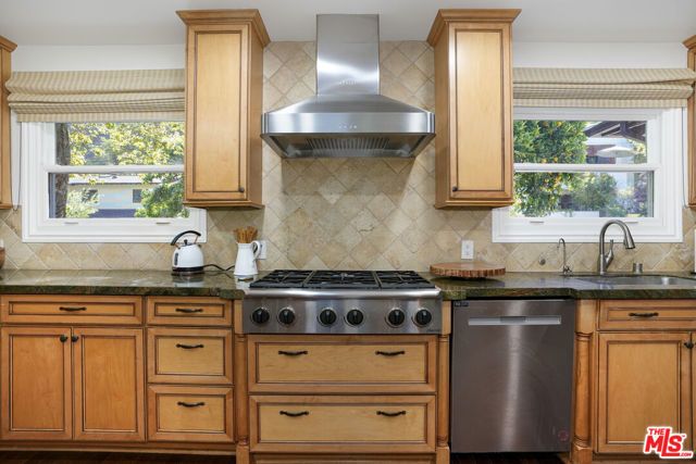 3452 Mandeville Canyon Road, Los Angeles, CA 90049