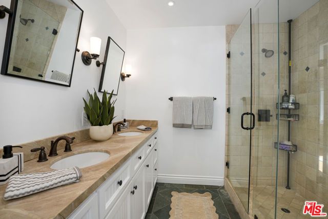 3452 Mandeville Canyon Road, Los Angeles, CA 90049