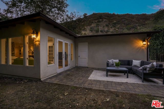 3452 Mandeville Canyon Road, Los Angeles, CA 90049