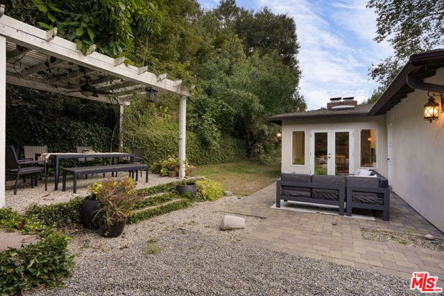 3452 Mandeville Canyon Road, Los Angeles, CA 90049
