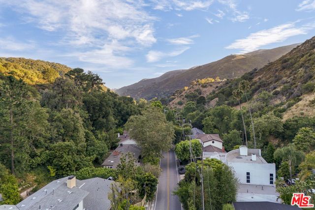 3452 Mandeville Canyon Road, Los Angeles, CA 90049