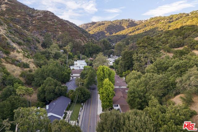3452 Mandeville Canyon Road, Los Angeles, CA 90049