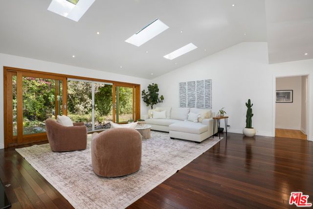3452 Mandeville Canyon Road, Los Angeles, CA 90049