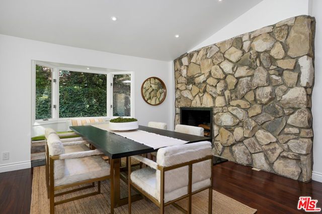 3452 Mandeville Canyon Road, Los Angeles, CA 90049