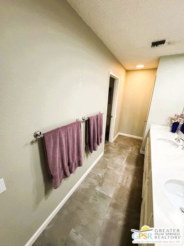 2615 N Whitewater Club Drive A, Palm Springs, CA 92262