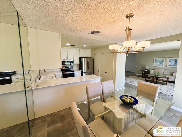 2615 N Whitewater Club Drive A, Palm Springs, CA 92262