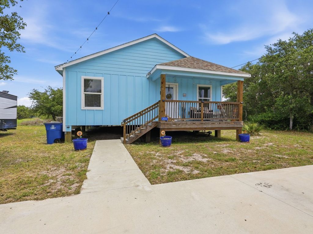 2111 Lone Star, Rockport, TX 78382 — exterior