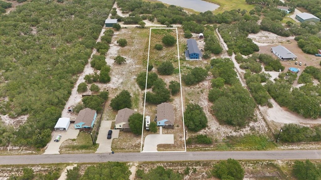2111 Lone Star, Rockport, TX 78382 — photo 2