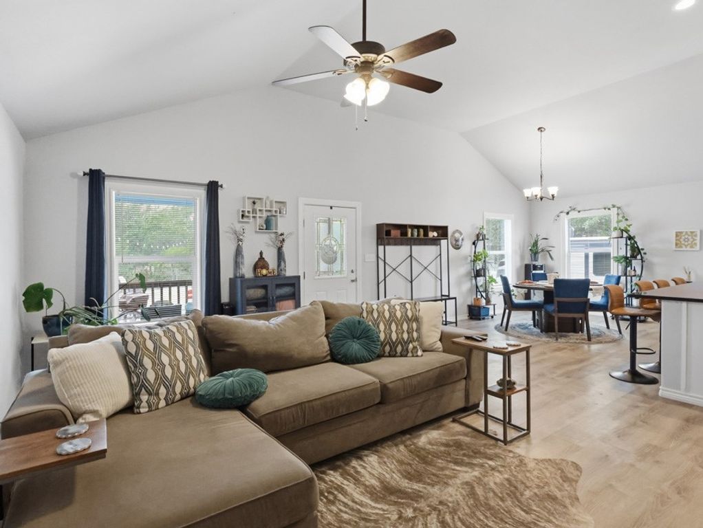 2111 Lone Star, Rockport, TX 78382 — photo 5