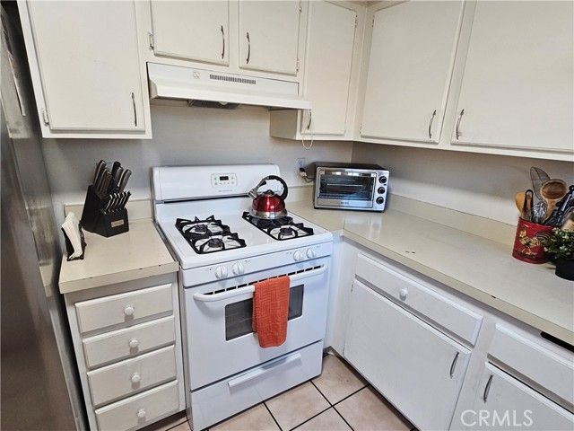 9431 Shadowood Drive E, Montclair, CA 91763