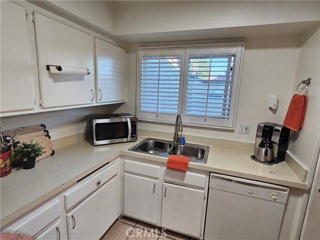 9431 Shadowood Drive E, Montclair, CA 91763