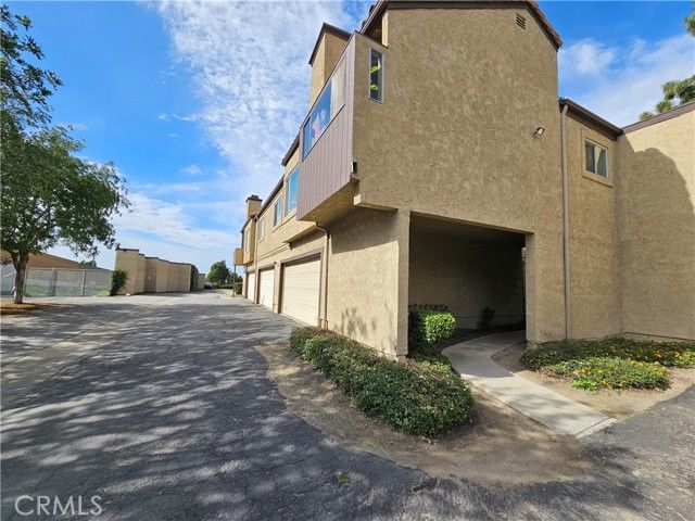 9431 Shadowood Drive E, Montclair, CA 91763