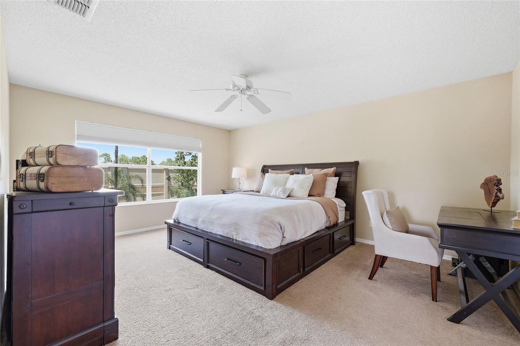 Image 15 of property listing at 5007 BELLTHORN DRIVE, Orlando, FL 32837