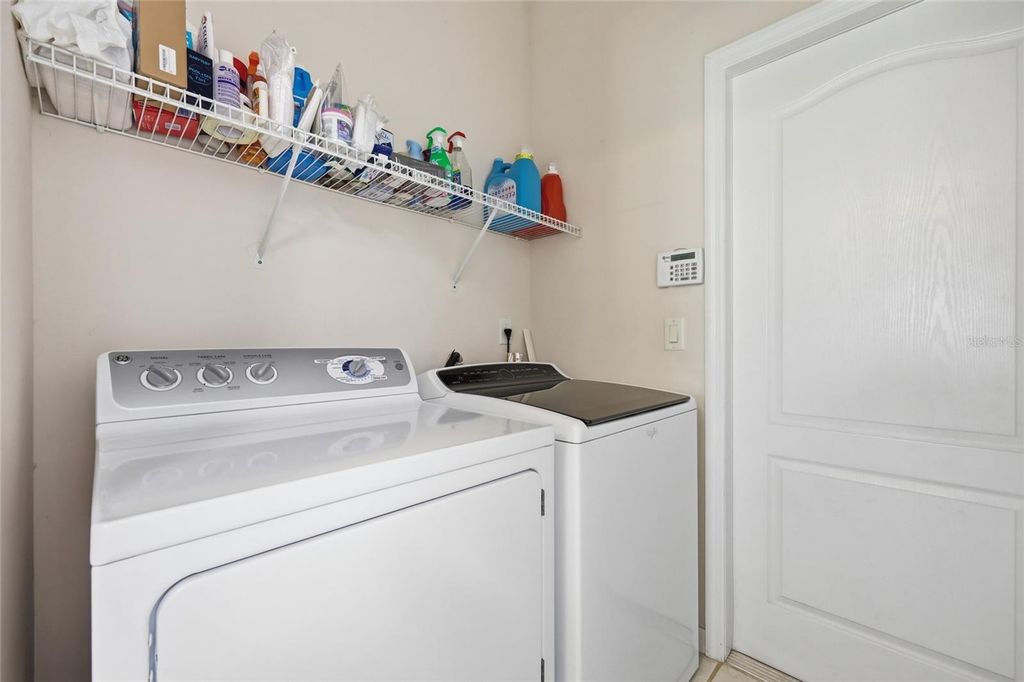 Image 21 of property listing at 5007 BELLTHORN DRIVE, Orlando, FL 32837