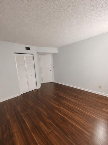 632 Trace Circle 102, Deerfield Beach, FL 33441