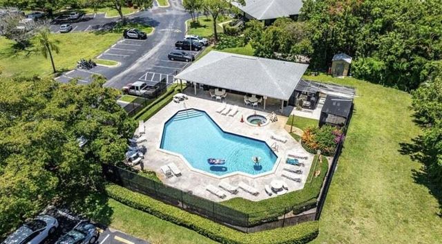 632 Trace Circle 102, Deerfield Beach, FL 33441