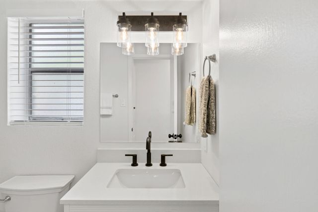 806 E 13th ST 104, Georgetown, TX 78626