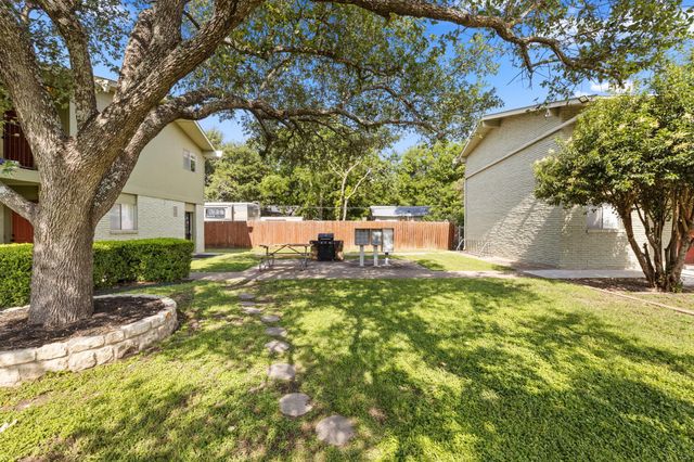 806 E 13th ST 104, Georgetown, TX 78626