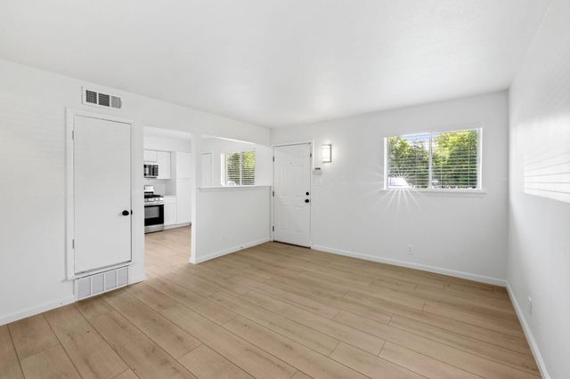 806 E 13th ST 104, Georgetown, TX 78626