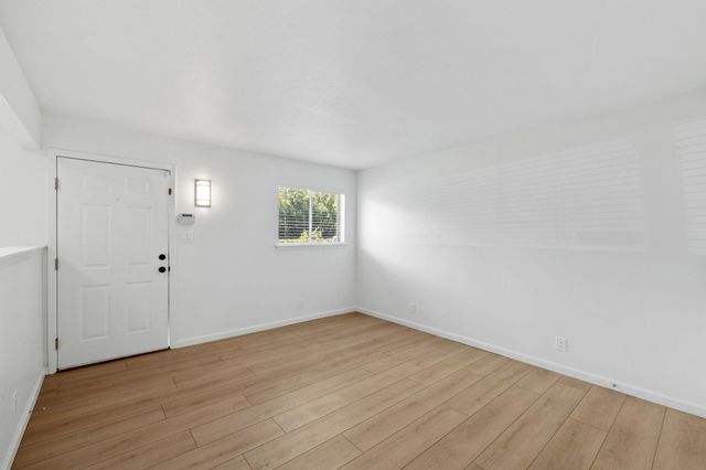 806 E 13th ST 104, Georgetown, TX 78626