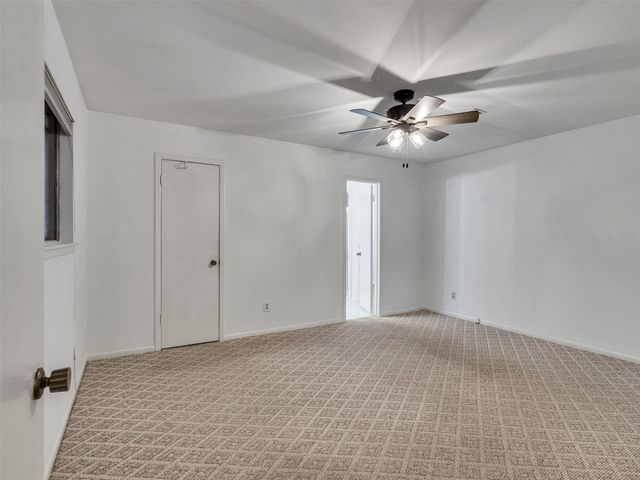 418 Oakhill Drive, Conroe, TX 77304