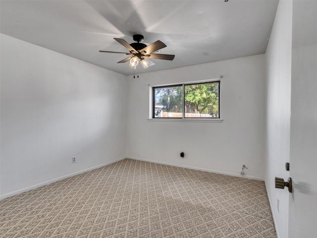 418 Oakhill Drive, Conroe, TX 77304