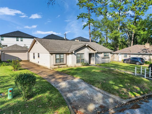 418 Oakhill Drive, Conroe, TX 77304