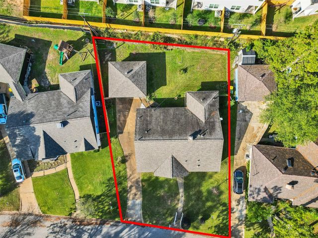 418 Oakhill Drive, Conroe, TX 77304