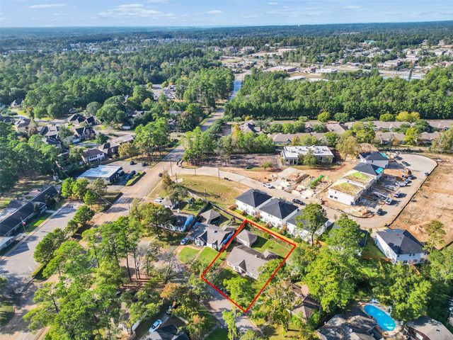 418 Oakhill Drive, Conroe, TX 77304