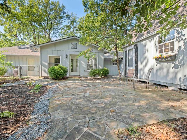 2 Jerez Ln., Hot Springs Village, AR 71909