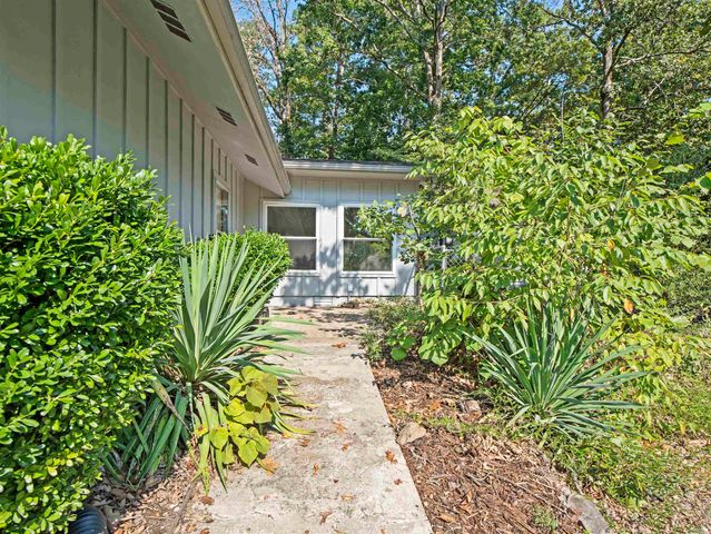 2 Jerez Ln., Hot Springs Village, AR 71909