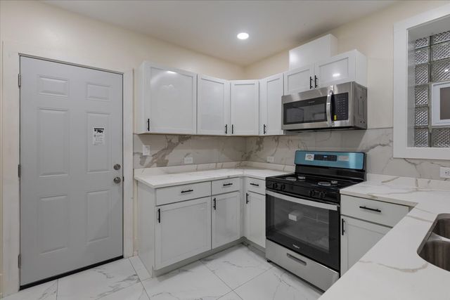 4626 W Monroe Street, Chicago, IL 60644