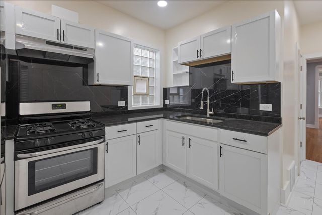 4626 W Monroe Street, Chicago, IL 60644