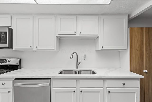 89 Lancelot Lane, Westerville, OH 43081