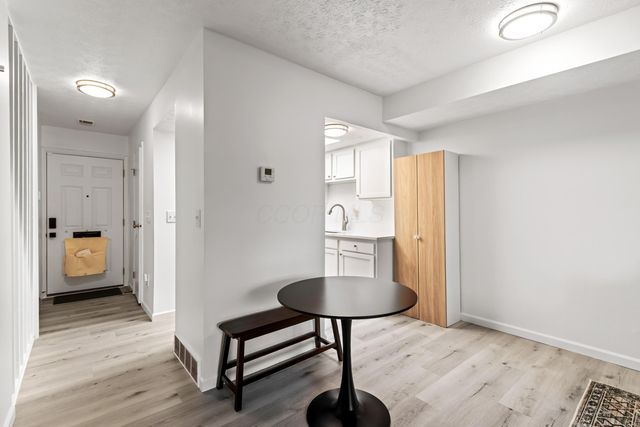 89 Lancelot Lane, Westerville, OH 43081