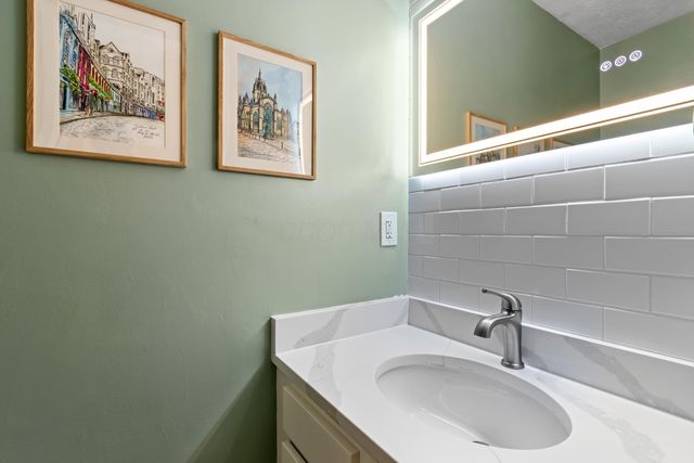 89 Lancelot Lane, Westerville, OH 43081