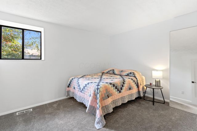 89 Lancelot Lane, Westerville, OH 43081