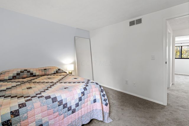 89 Lancelot Lane, Westerville, OH 43081