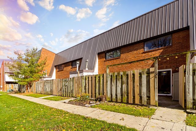 89 Lancelot Lane, Westerville, OH 43081