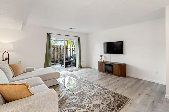 89 Lancelot Lane, Westerville, OH 43081