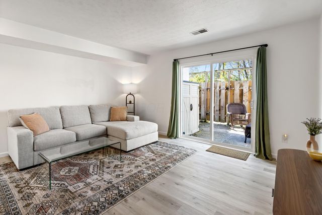 89 Lancelot Lane, Westerville, OH 43081