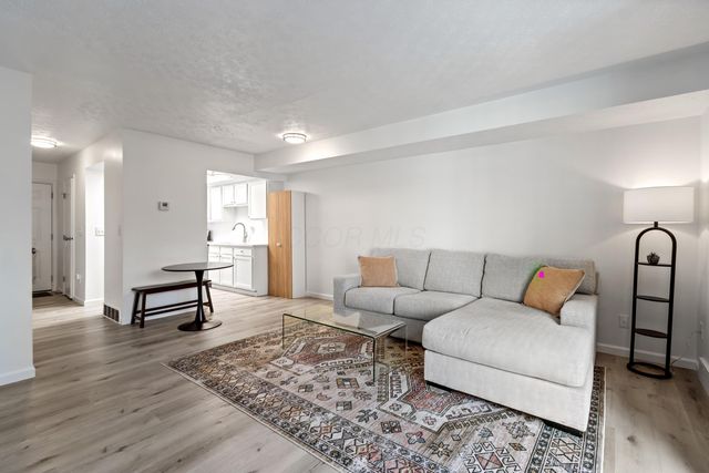 89 Lancelot Lane, Westerville, OH 43081