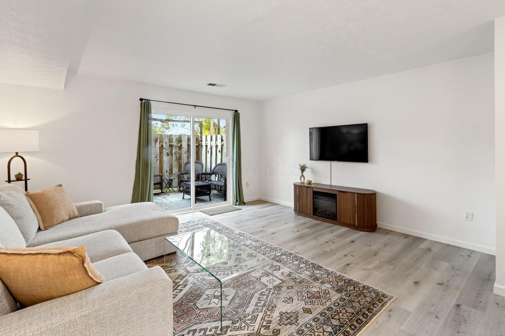 89 Lancelot Lane, Westerville, OH 43081