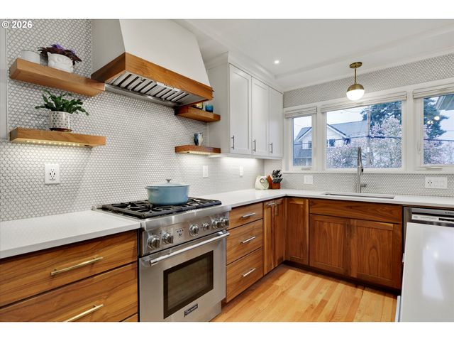 4145 Se KNAPP St, Portland, OR 97202