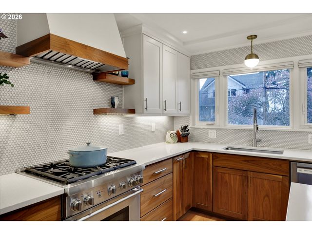 4145 Se KNAPP St, Portland, OR 97202