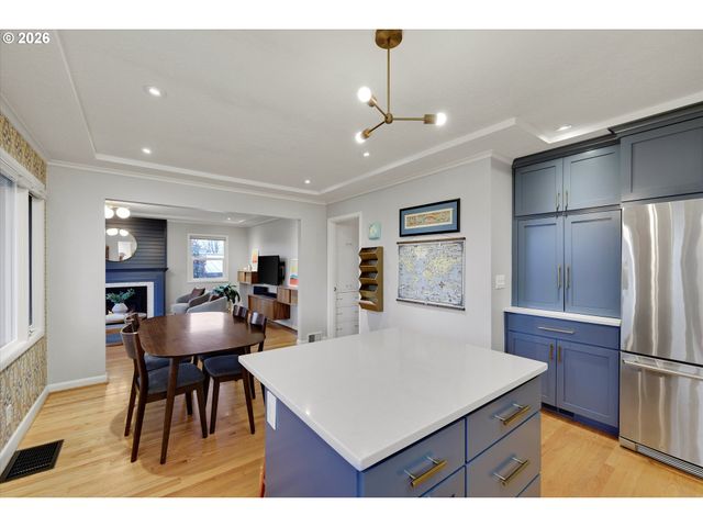 4145 Se KNAPP St, Portland, OR 97202