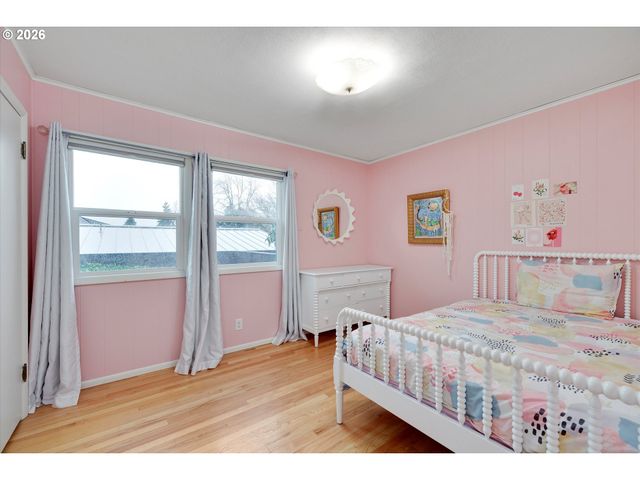 4145 Se KNAPP St, Portland, OR 97202